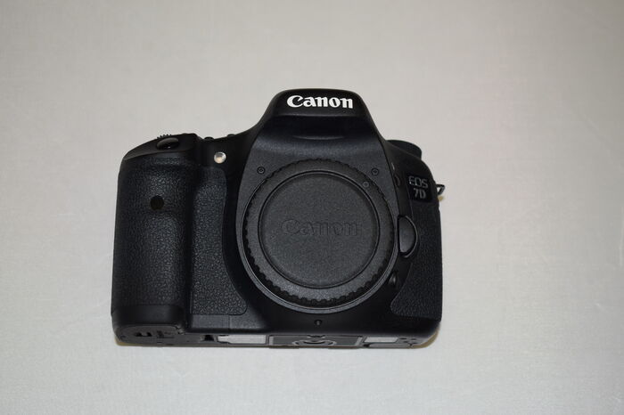 Фотоаппарат Canon EOS 7D body Ресейл