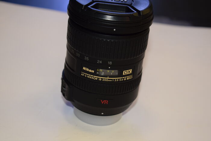 Объектив Nikon 18-200mm f/3.5-5.6G ED AF-S VR DX Ресейл