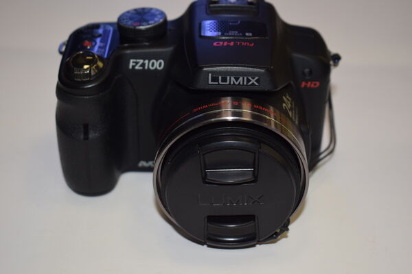 Фотоаппарат Panasonic Lumix DMC-FZ100 Ресейл