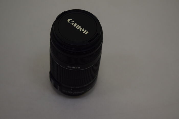 Объектив Canon EF-S 55-250mm f/4-5.6 IS Ресейл