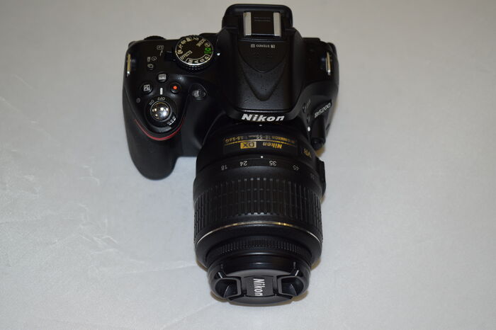 Фотоаппарат Nikon D5200 Kit 18-55mm f/3.5-5.6 VR, черный Ресейл