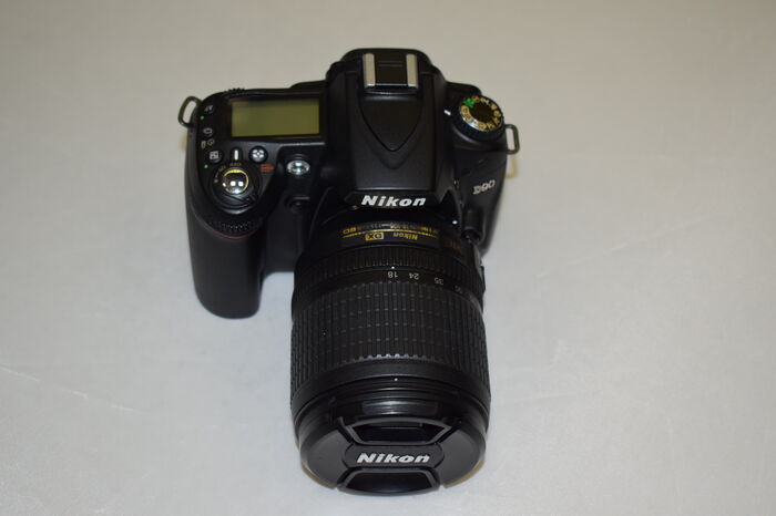 Фотоаппарат Nikon D90 Kit AF-S DX NIKKOR 18-105mm f/3.5-5.6G ED VR, черный Ресейл