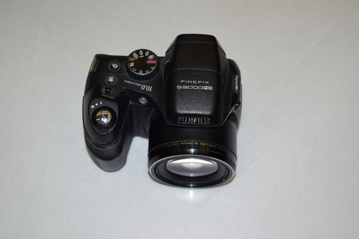 Фотоаппарат Fujifilm FinePix S2000,черный Ресейл