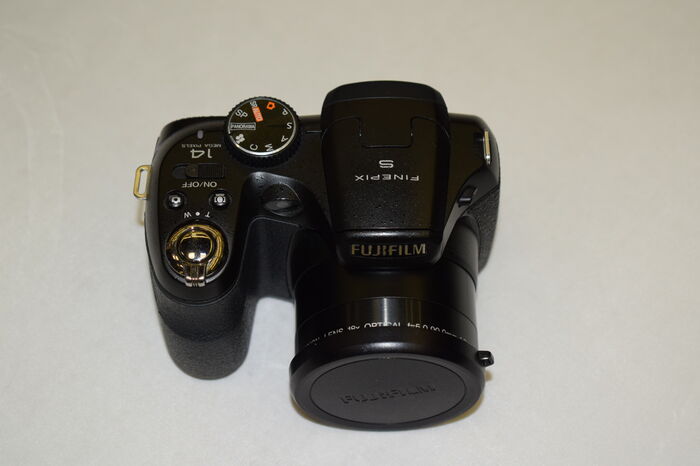 Фотоаппарат Fujifilm Finepix S2960, черный Ресейл